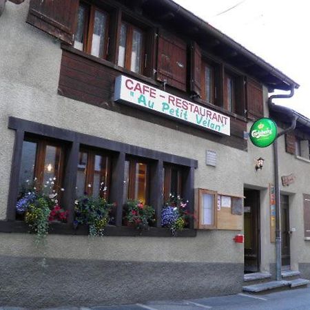 Petit Velan - Coworking & Coliving Hostel Bourg-Saint-Pierre Exterior foto