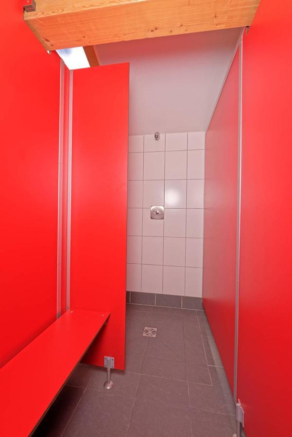 Petit Velan - Coworking & Coliving Hostel Bourg-Saint-Pierre Exterior foto