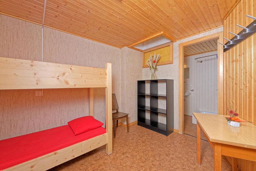 Petit Velan - Coworking & Coliving Hostel Bourg-Saint-Pierre Exterior foto
