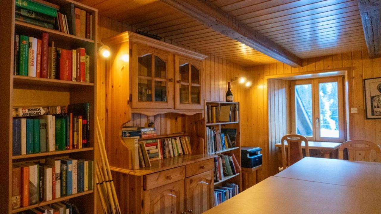 Petit Velan - Coworking & Coliving Hostel Bourg-Saint-Pierre Exterior foto