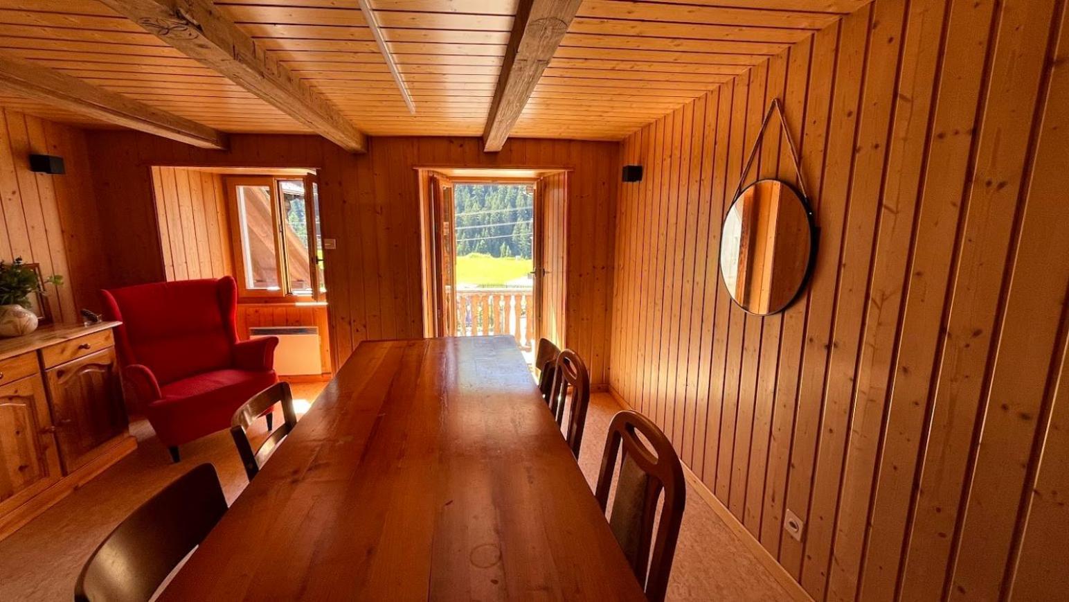 Petit Velan - Coworking & Coliving Hostel Bourg-Saint-Pierre Exterior foto