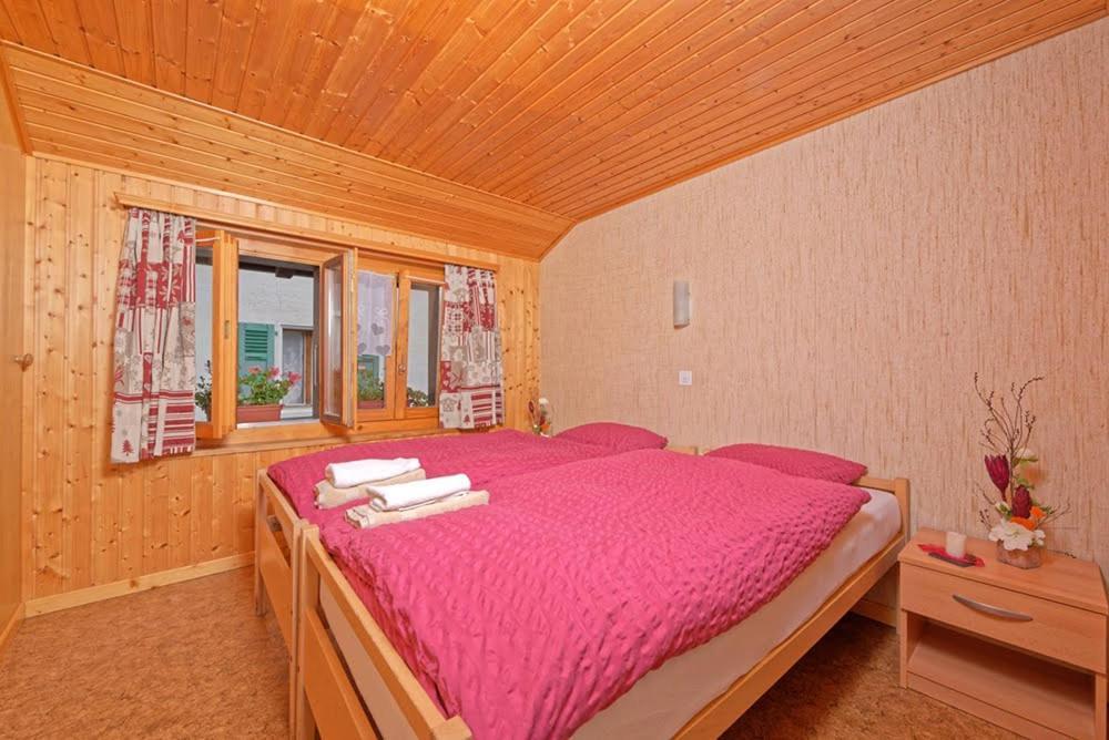 Petit Velan - Coworking & Coliving Hostel Bourg-Saint-Pierre Exterior foto